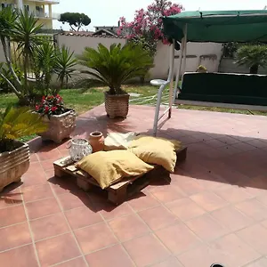 https://villa-curti.it-romehotels.com